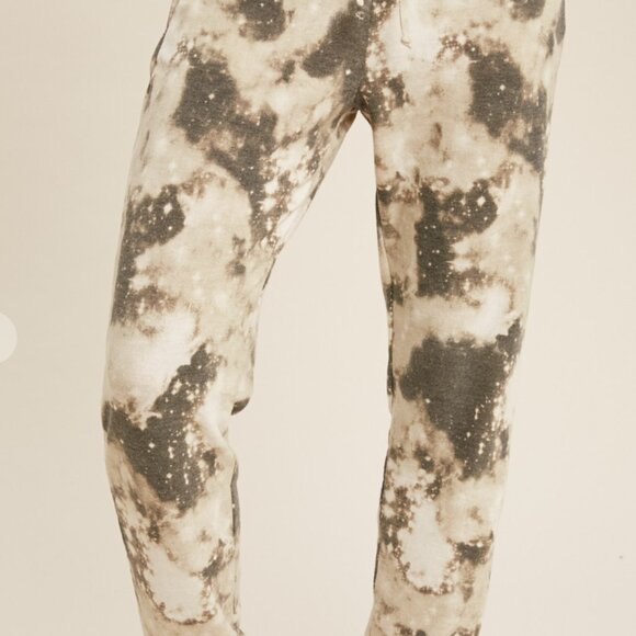 110 $22. Live Start, NWT 2 piece loungewear set Vtop and Jogger Olive - Picture 9 of 13